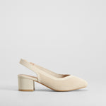 Zapato tacón medio destalonado beige COMFEET