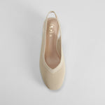 Zapato tacón medio destalonado beige COMFEET
