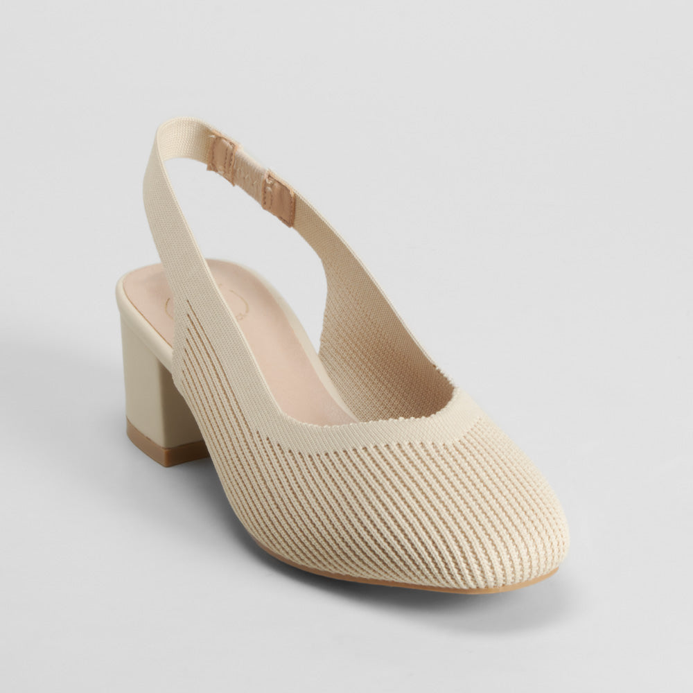 Zapato tacón medio destalonado beige COMFEET