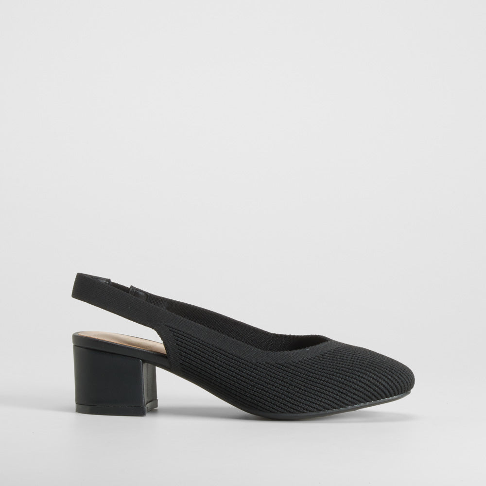 Zapato tacón medio destalonado negro COMFEET
