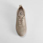 Zapatilla beige perforada COMFEET