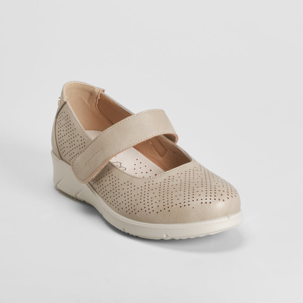 Zapato merceditas confort velcro beige COMFEET