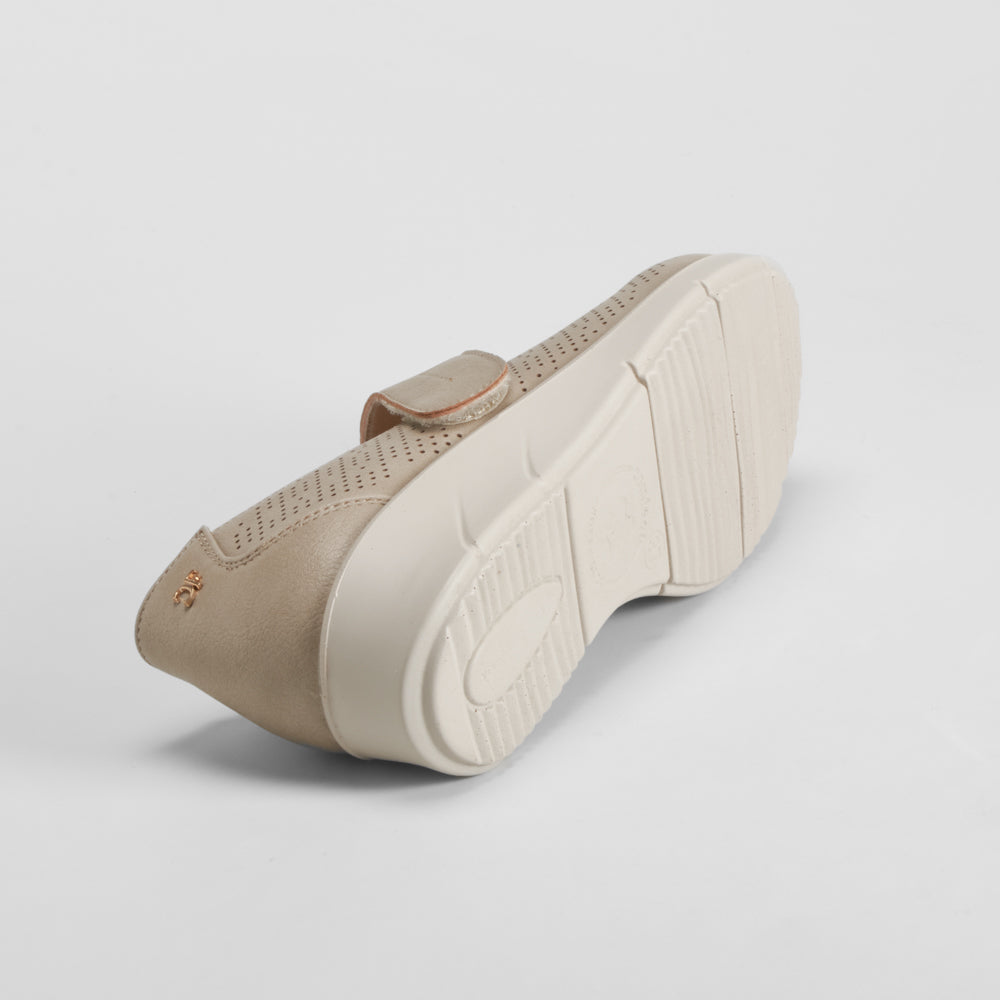Zapato merceditas confort velcro beige COMFEET