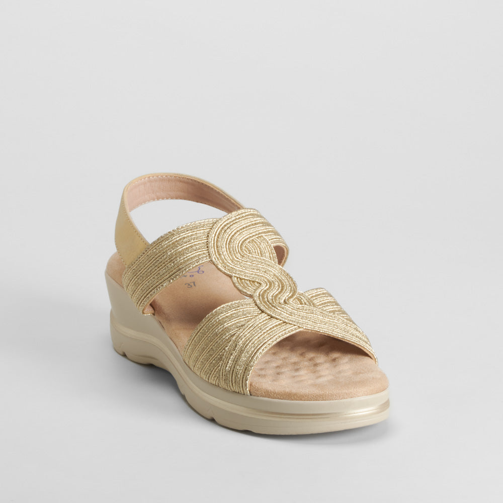 Sandalia cuña oro COMFEET