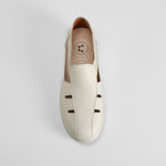 Sandalia cerrada casual piel blanca COMFEET