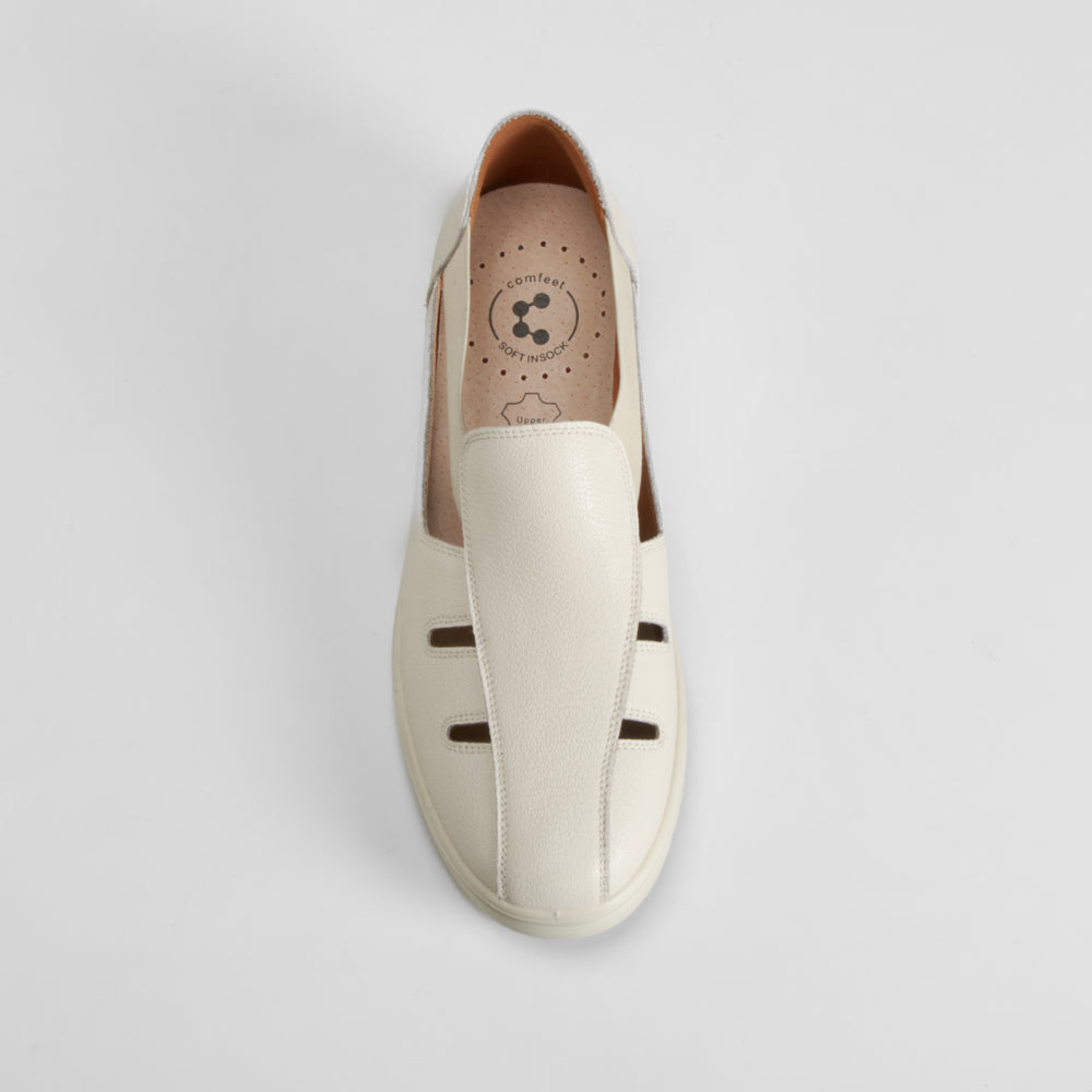 Sandalia cerrada casual piel blanca COMFEET