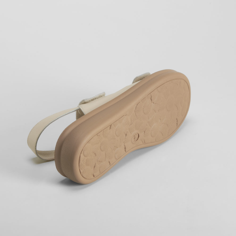 Sandalia plana velcros piel beige COMFEET