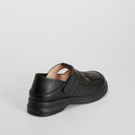 Sandalia plana cerrada piel negra COMFEET