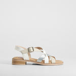 Sandalia plana hebilla tira cruzada blanca COMFEET