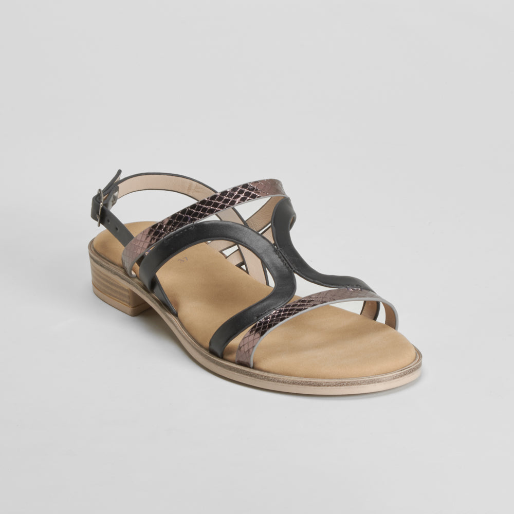 Sandalia plana tiras brillantes negra COMFEET