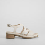 Sandalia tacón bajo hebilla beige COMFEET