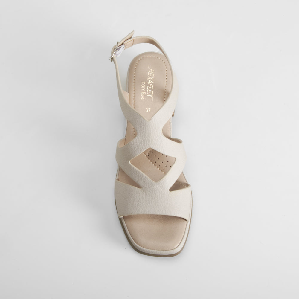 Sandalia tacón bajo hebilla beige COMFEET