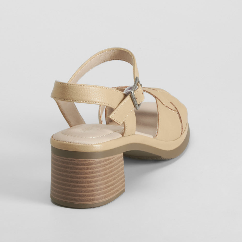 Sandalia tacón Hexaflex oro COMFEET