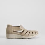 Sandalia cerrada beige COMFEET