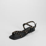 Sandalia tiras tachuelas negro piel FOSCO