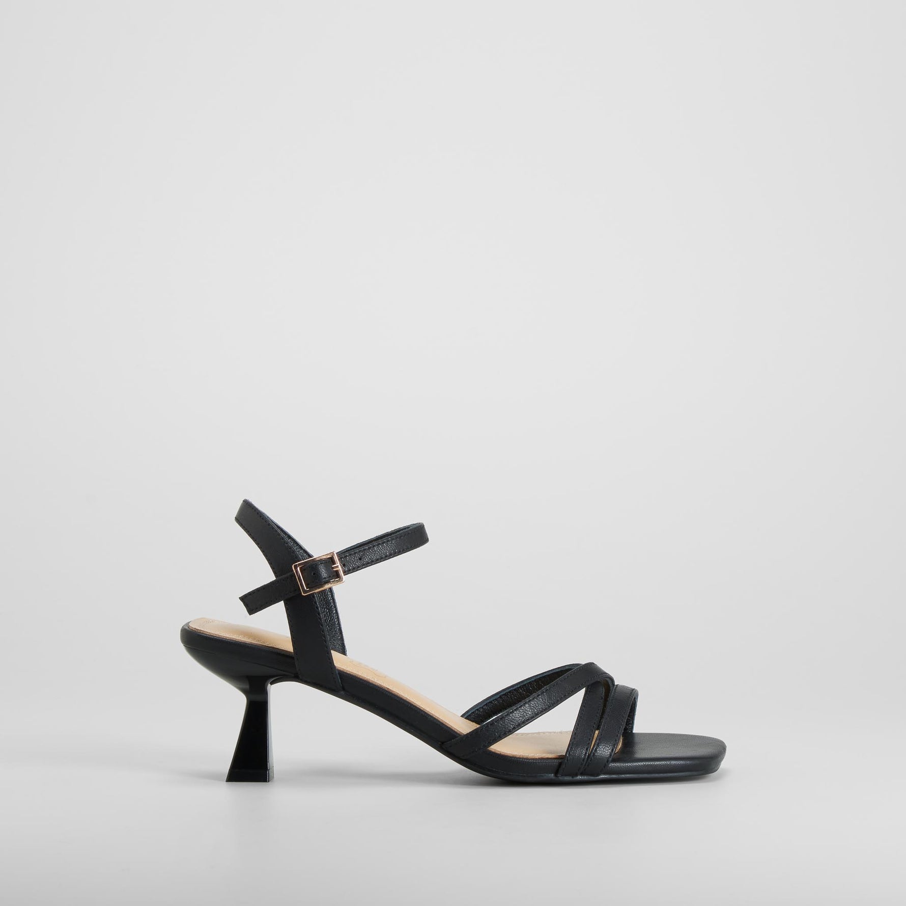 Sandalia tacón negro piel FOSCO