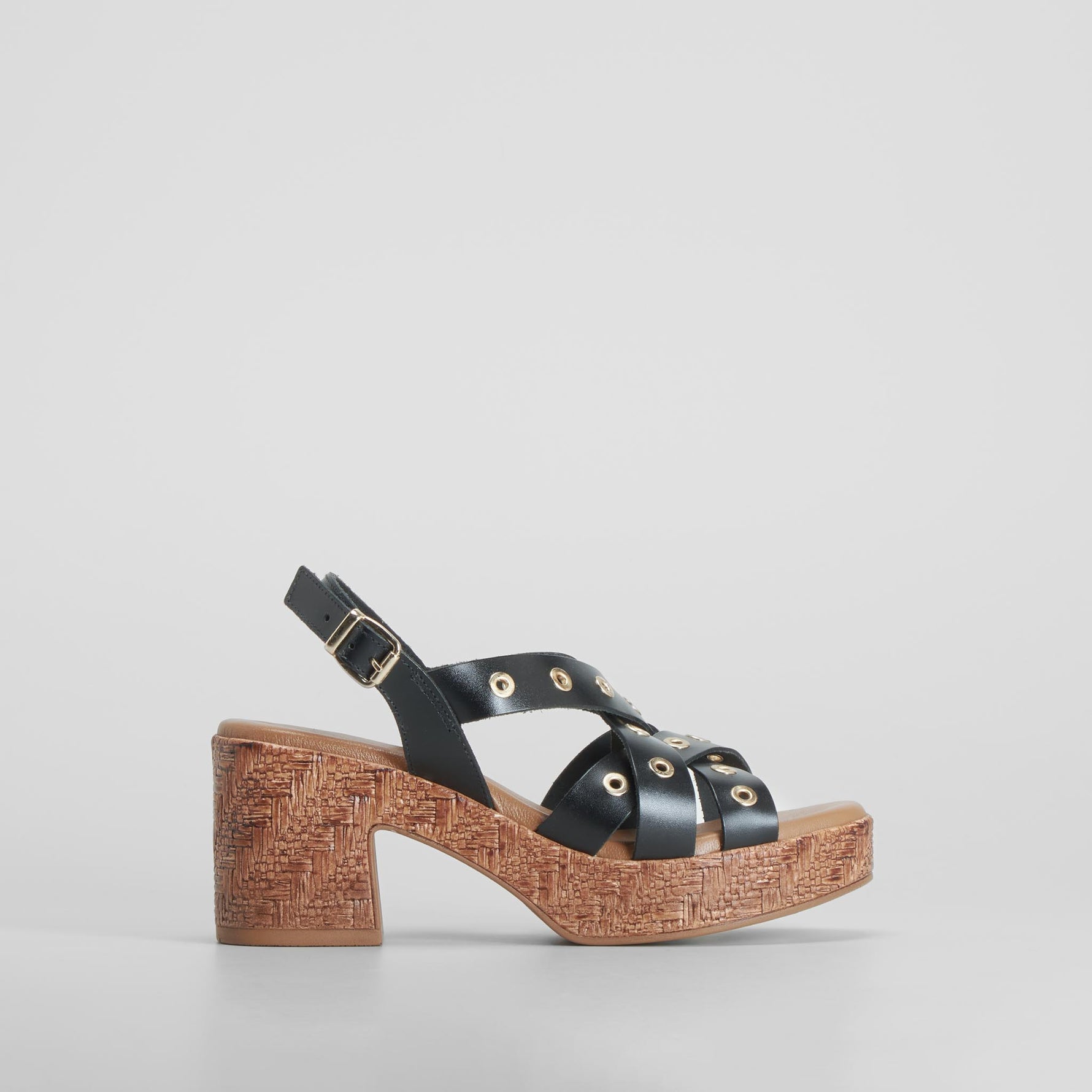 Sandalia tacón tachas piel negra FOSCO