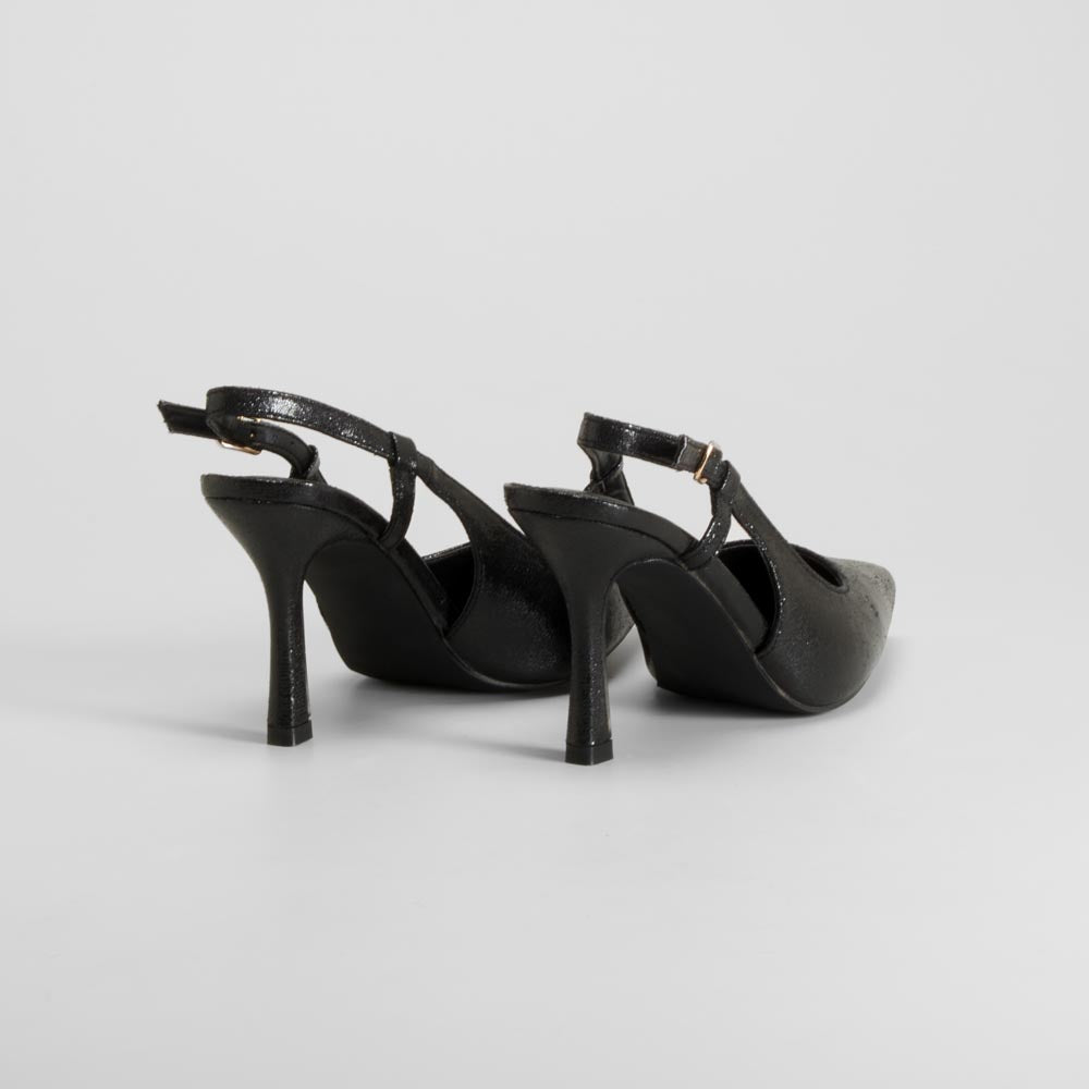 Zapato tacón negro brillo punta fina PICCOLA PIU