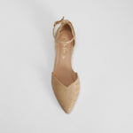 Zapato tacón bajo punta beige PICCOLA PIU