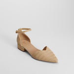 Zapato tacón bajo punta beige PICCOLA PIU