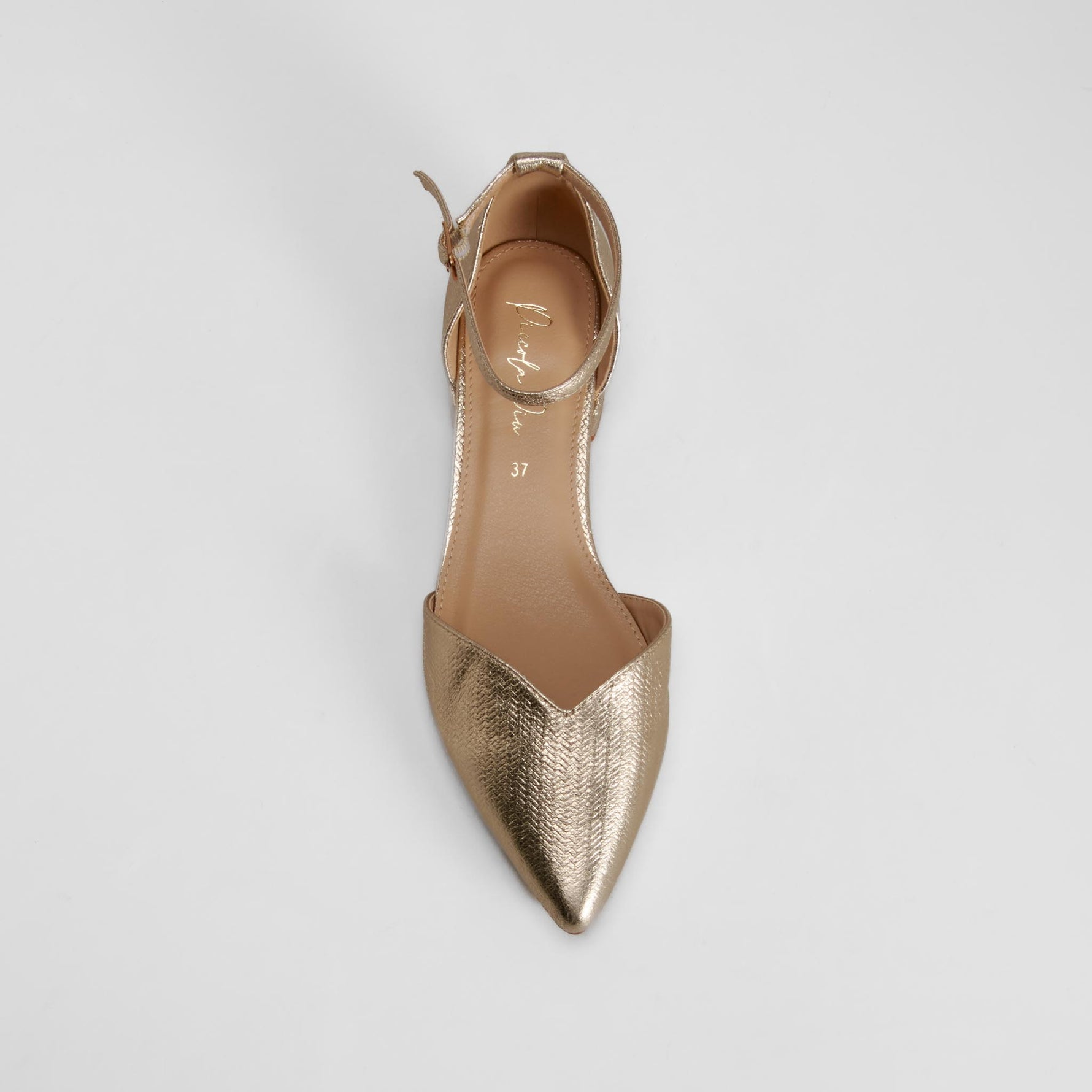 Zapato tacón bajo punta oro PICCOLA PIU