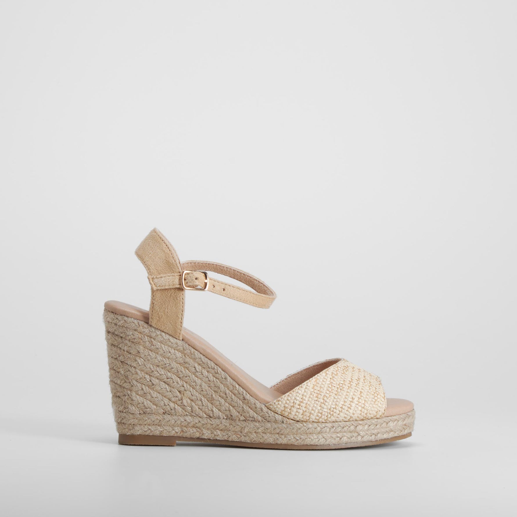 Sandalia yute cuña con pulsera beige PICCOLA PIU