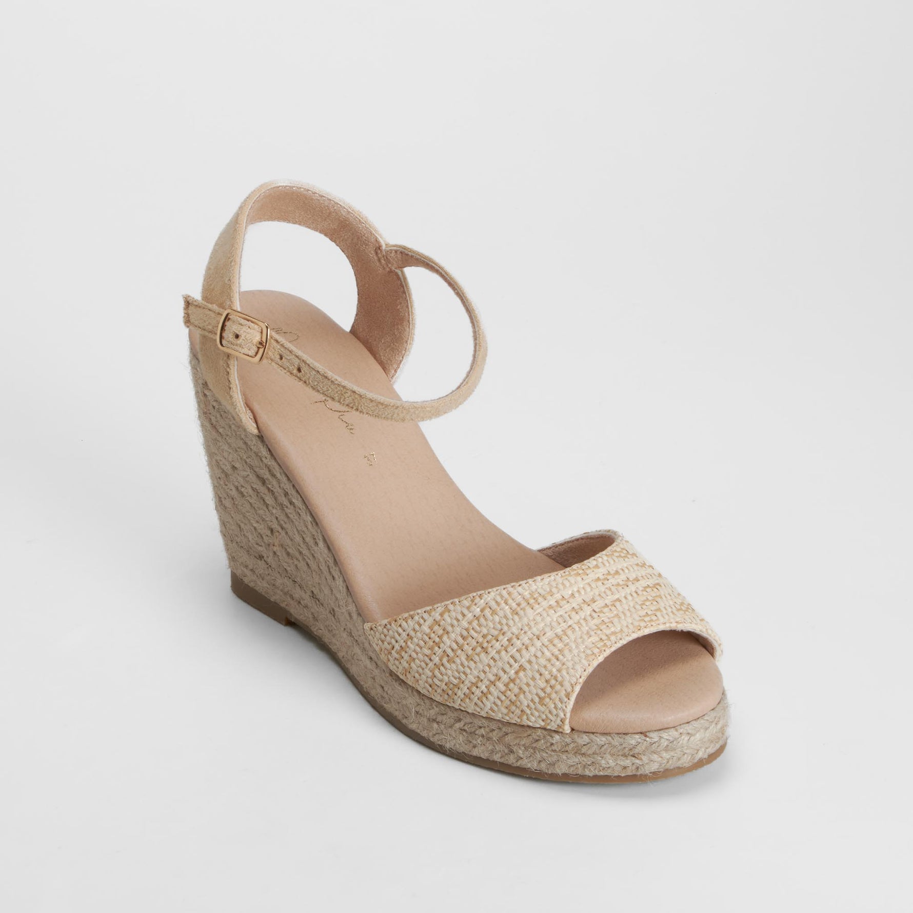 Sandalia yute cuña con pulsera beige PICCOLA PIU