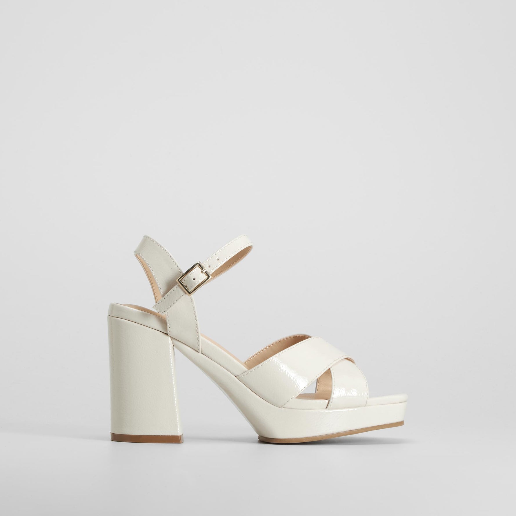 Sandalia plataforma tacón alto beige PICCOLA PIU