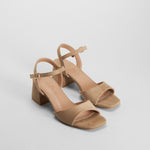 Sandalia tacón vestir beige PICCOLA PIU
