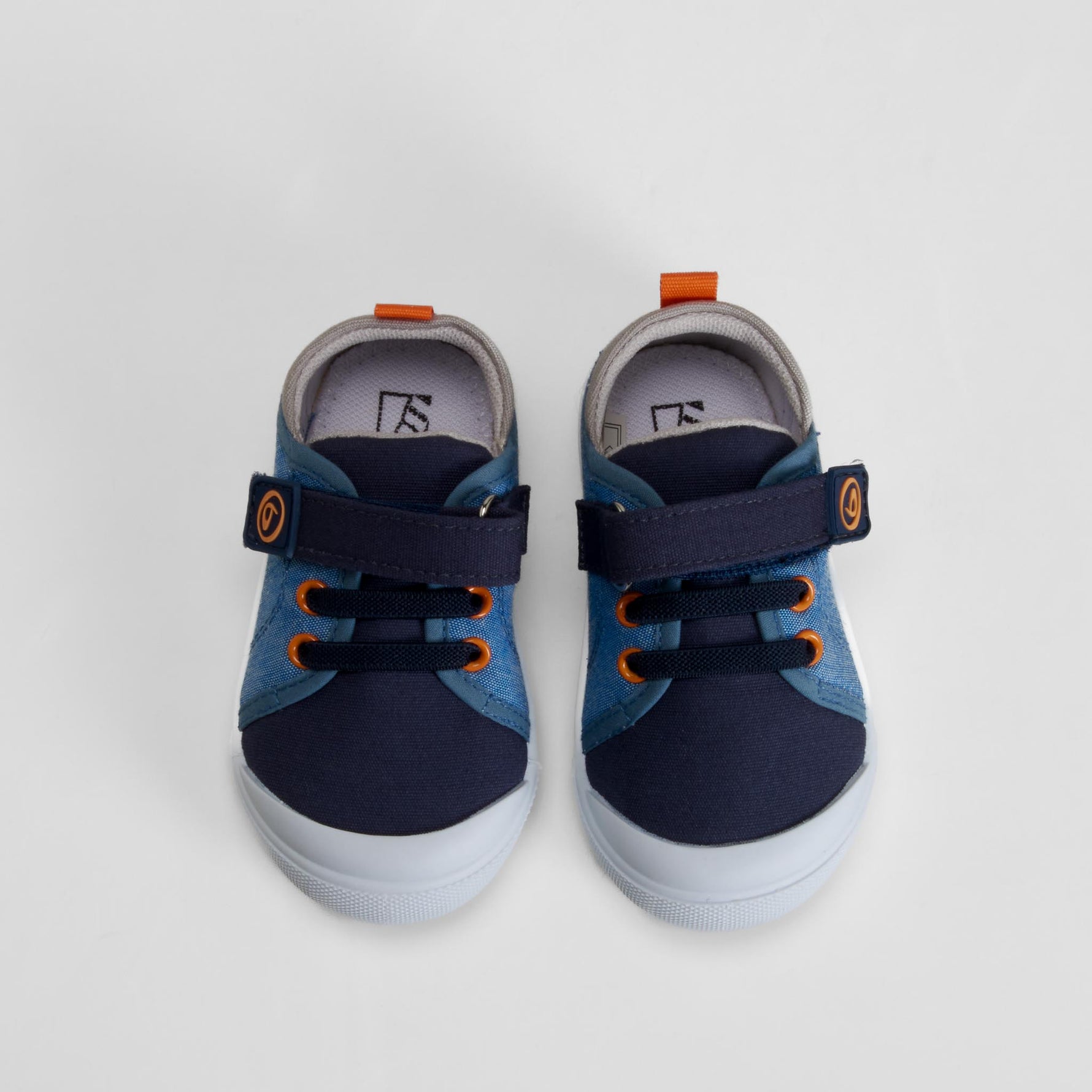 Zapatilla de lona velcro azul bebé BEPPI