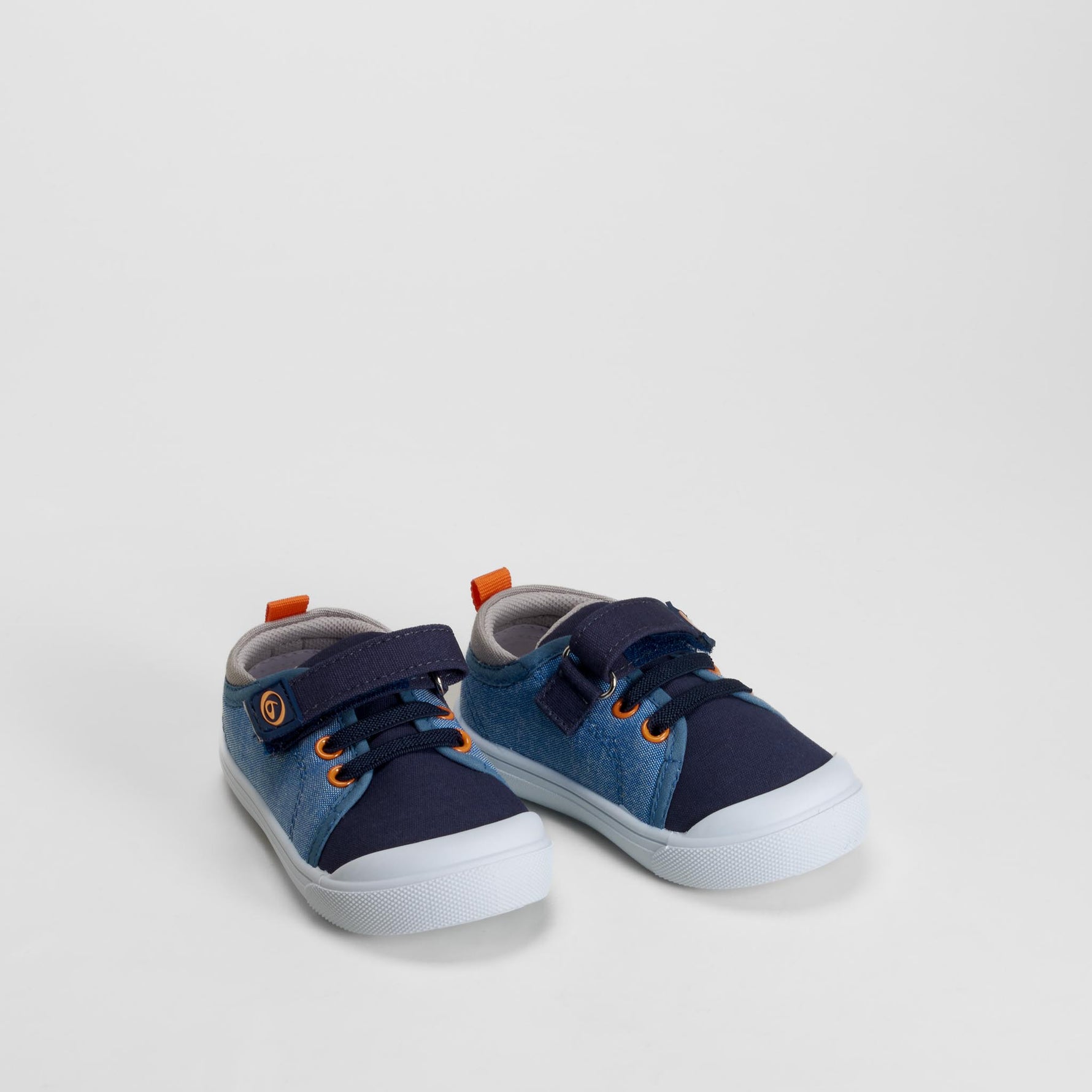 Zapatilla de lona velcro azul bebé BEPPI