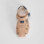 Sandalia cerrada bebé beige COMFEET