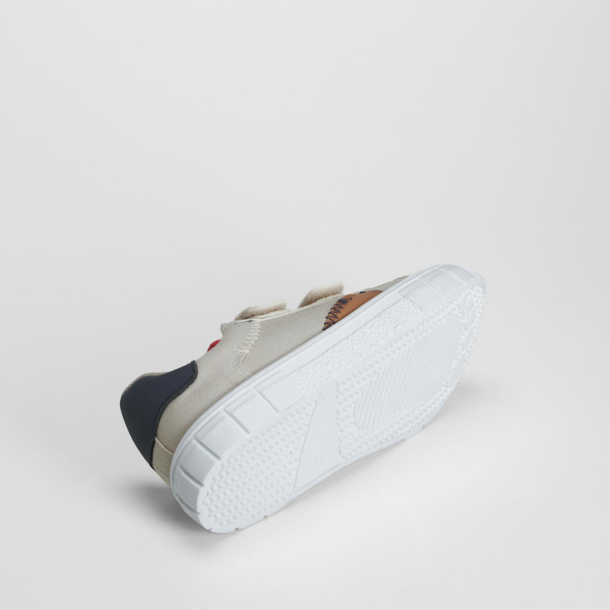 Zapatilla lona casual velcro ancha gris SEVEN FIVE