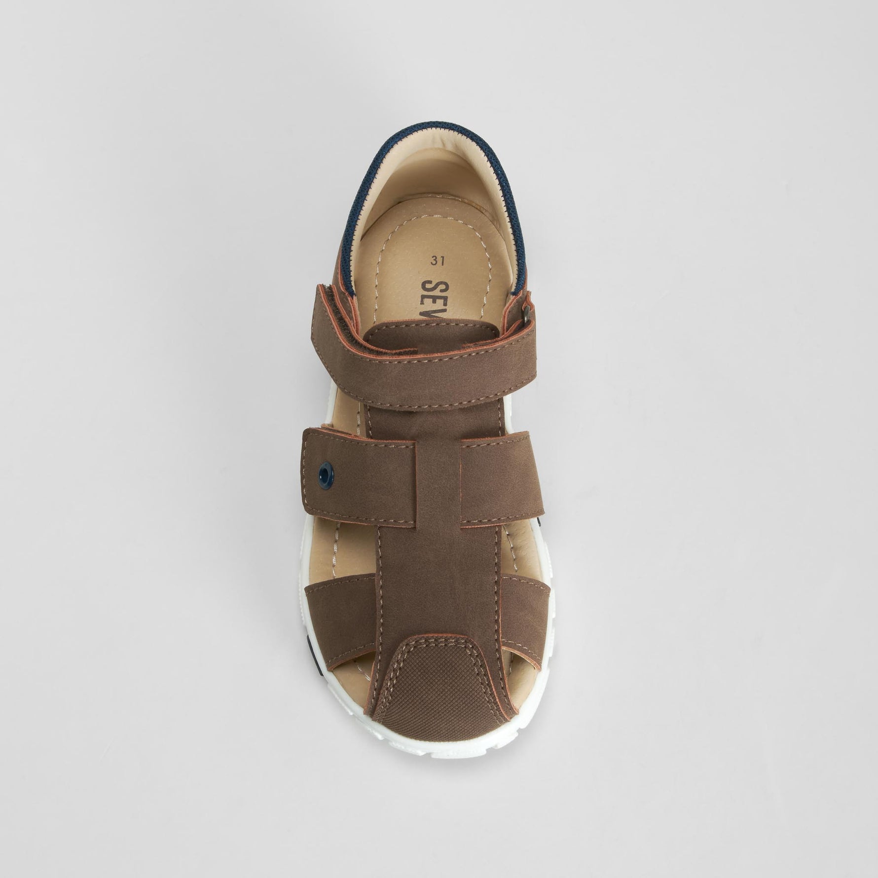 Sandalia casual cierre velcro marrón SEVEN FIVE