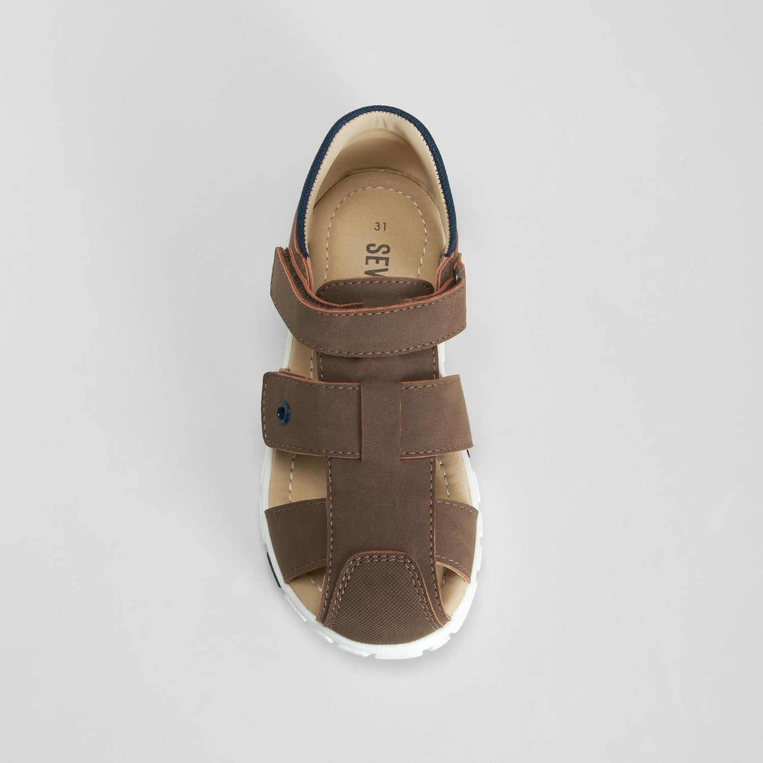 Sandalia casual cierre velcro marrón SEVEN FIVE