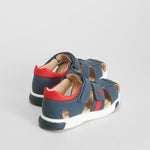 Sandalia cerrada casual velcro azul SEVEN FIVE