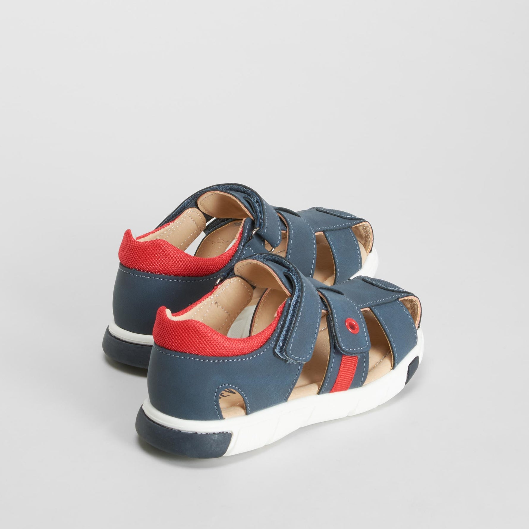 Sandalia cerrada casual velcro azul SEVEN FIVE