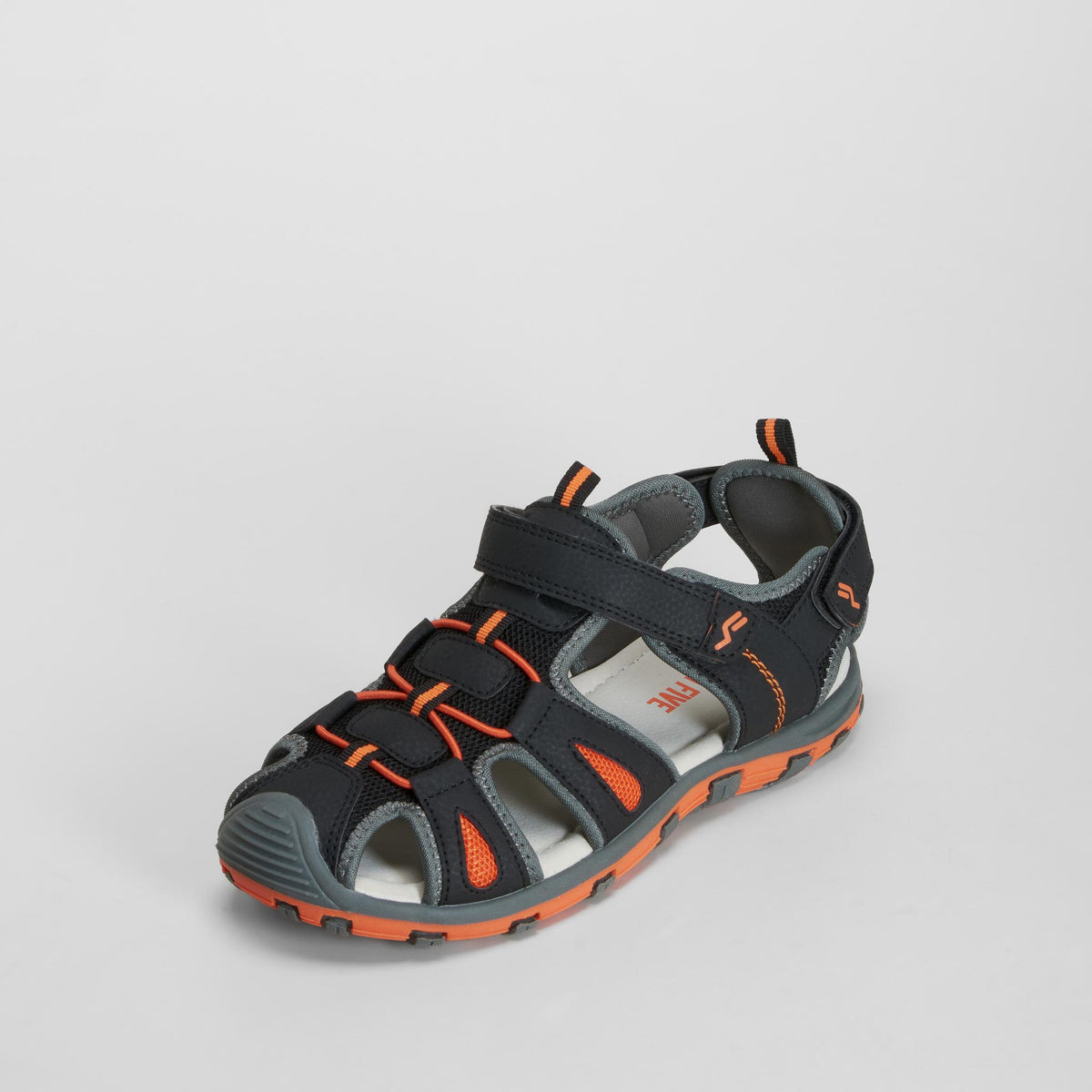 Sandalia deportiva detalles tiras negra SEVEN FIVE