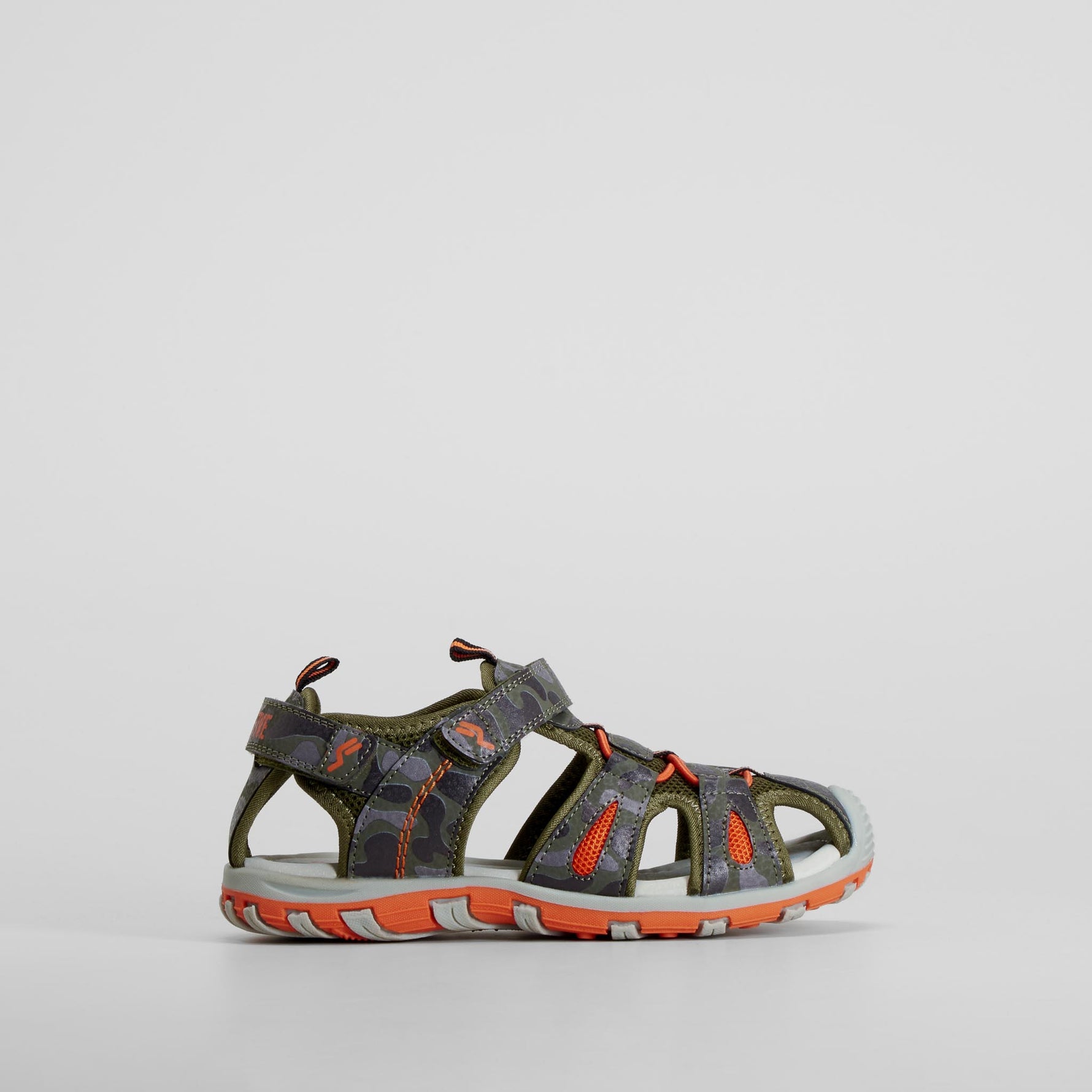 Sandalia deportiva aventura verde SEVEN FIVE