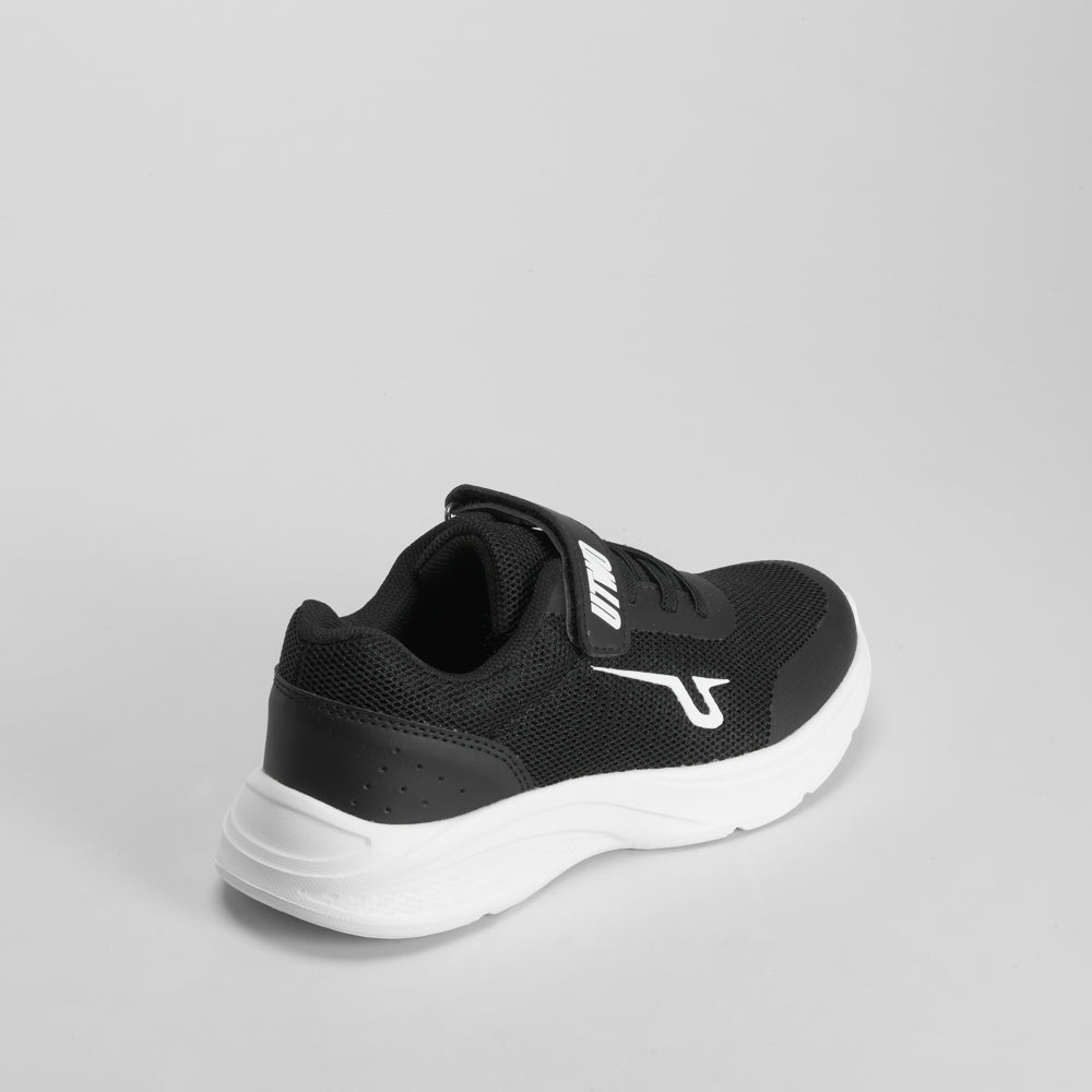 Deportiva con velcro negra UTWO