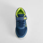 Deportiva azul con detalles verdes UTWO