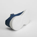 Deportiva azul con detalles verdes UTWO