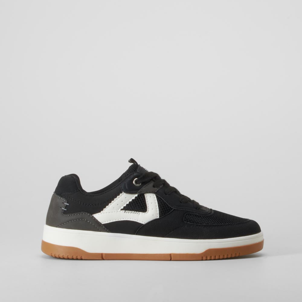 Zapatilla casual negra SEVEN FIVE