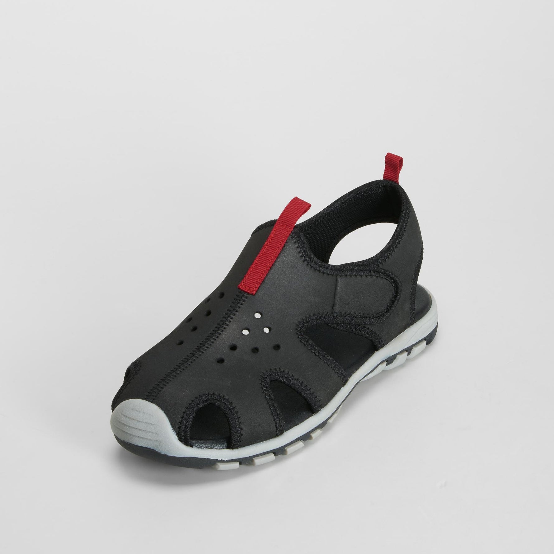 Sandalia deportiva cerrada negra SEVEN FIVE