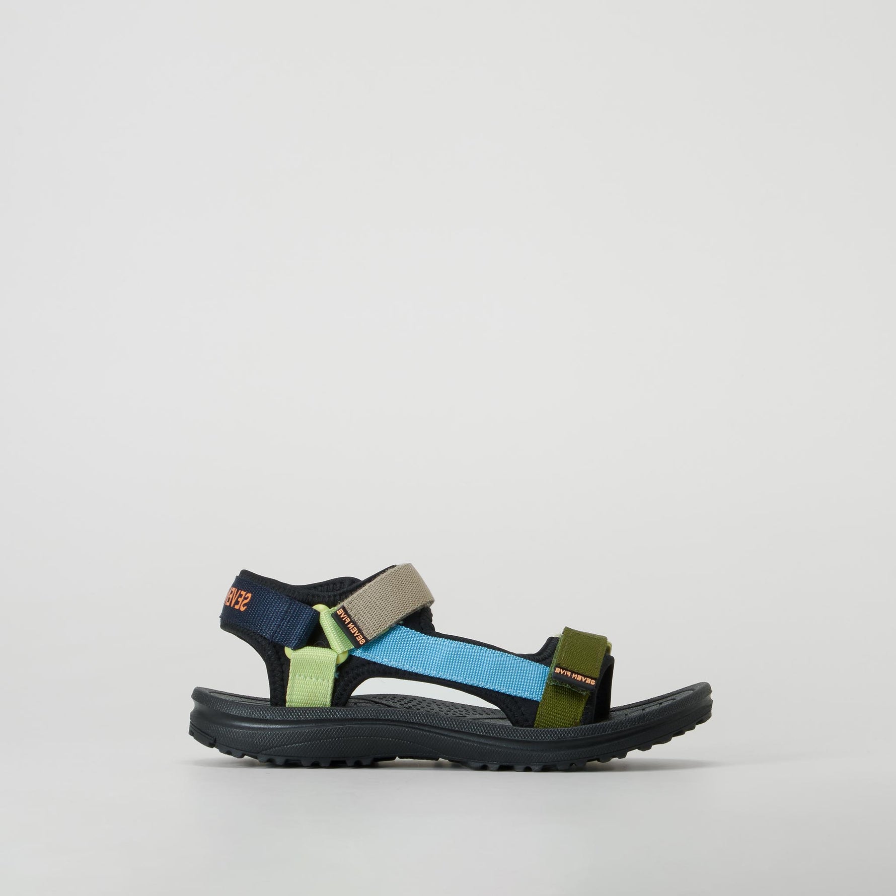 Sandalia californiana multicolor negra SEVEN FIVE