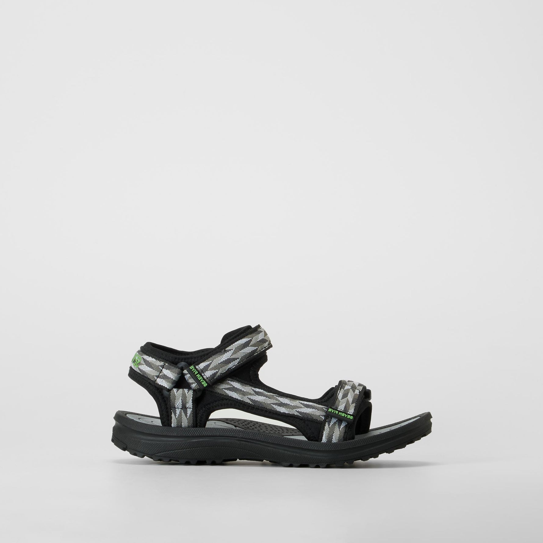 Sandalia deportiva resistente negra SEVEN FIVE