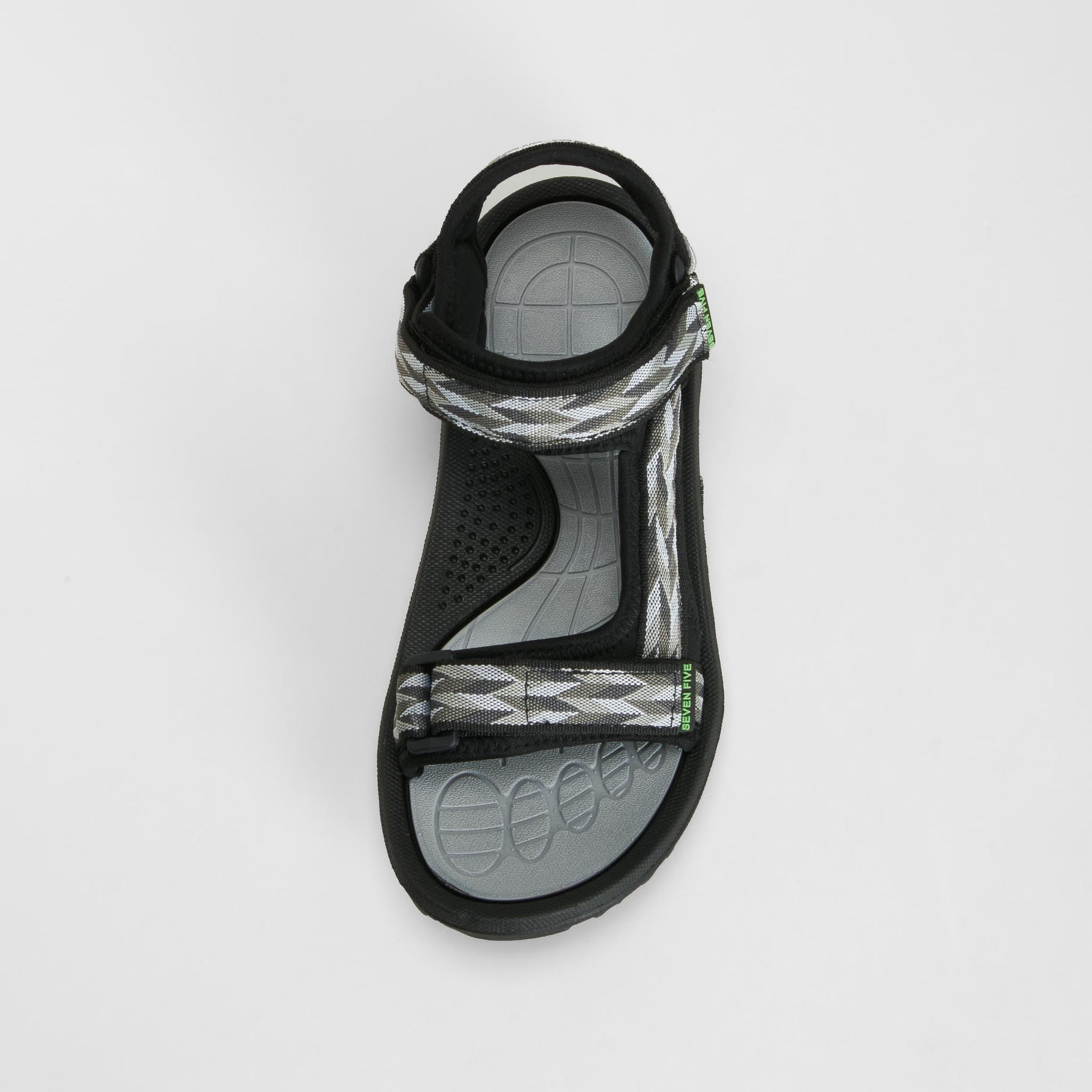 Sandalia deportiva resistente negra SEVEN FIVE