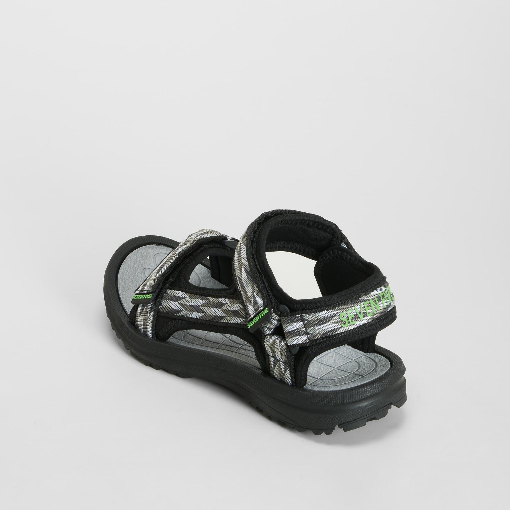 Sandalia deportiva resistente negra SEVEN FIVE
