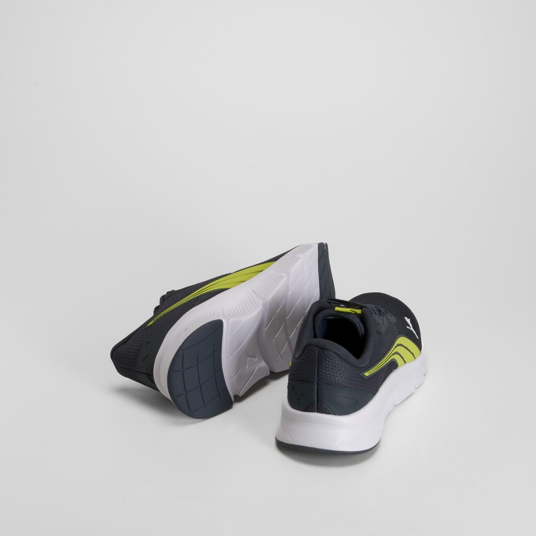 Zapatilla Flexfocus Lite Modern verde PUMA