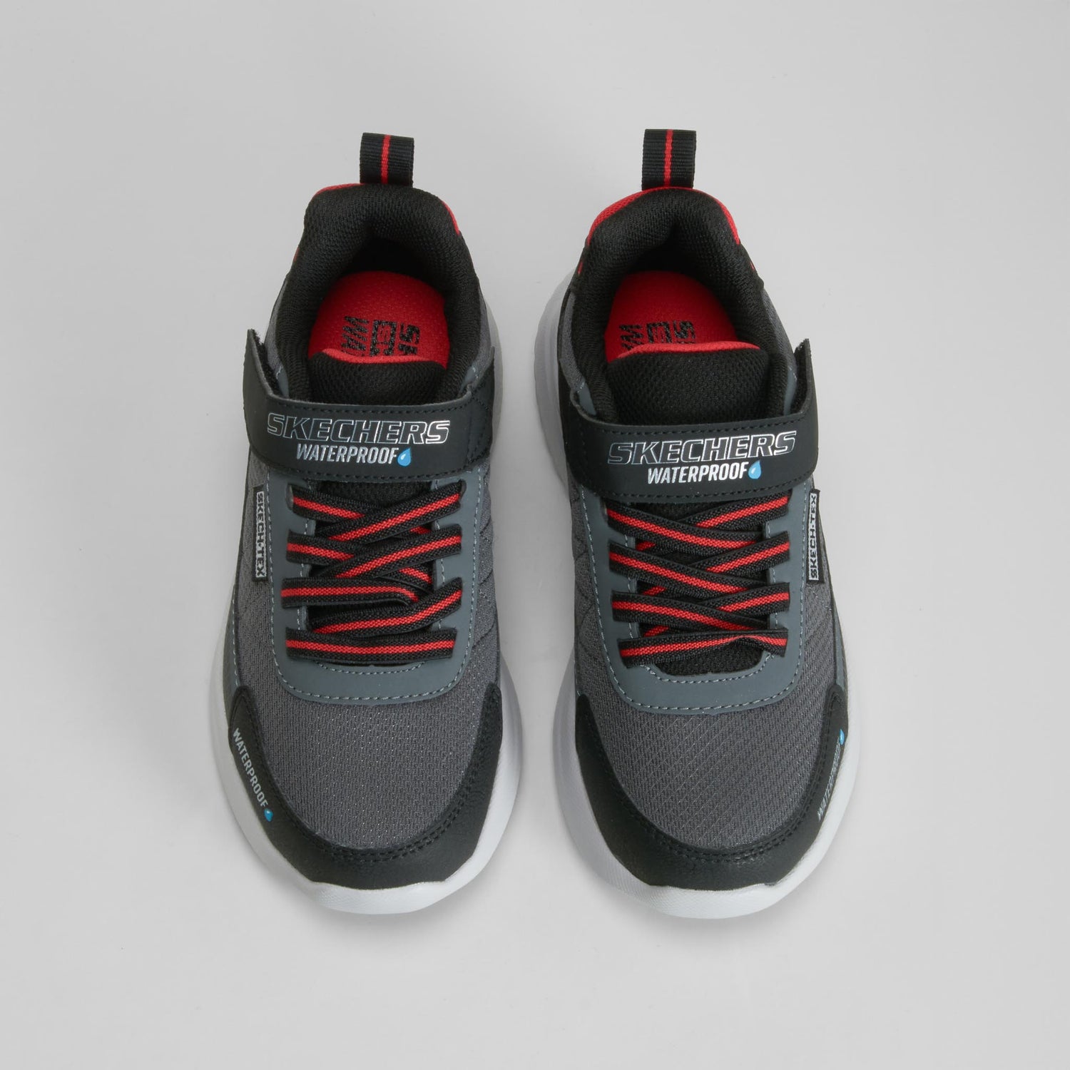 Zapatilla deportiva waterproof gris SKECHERS